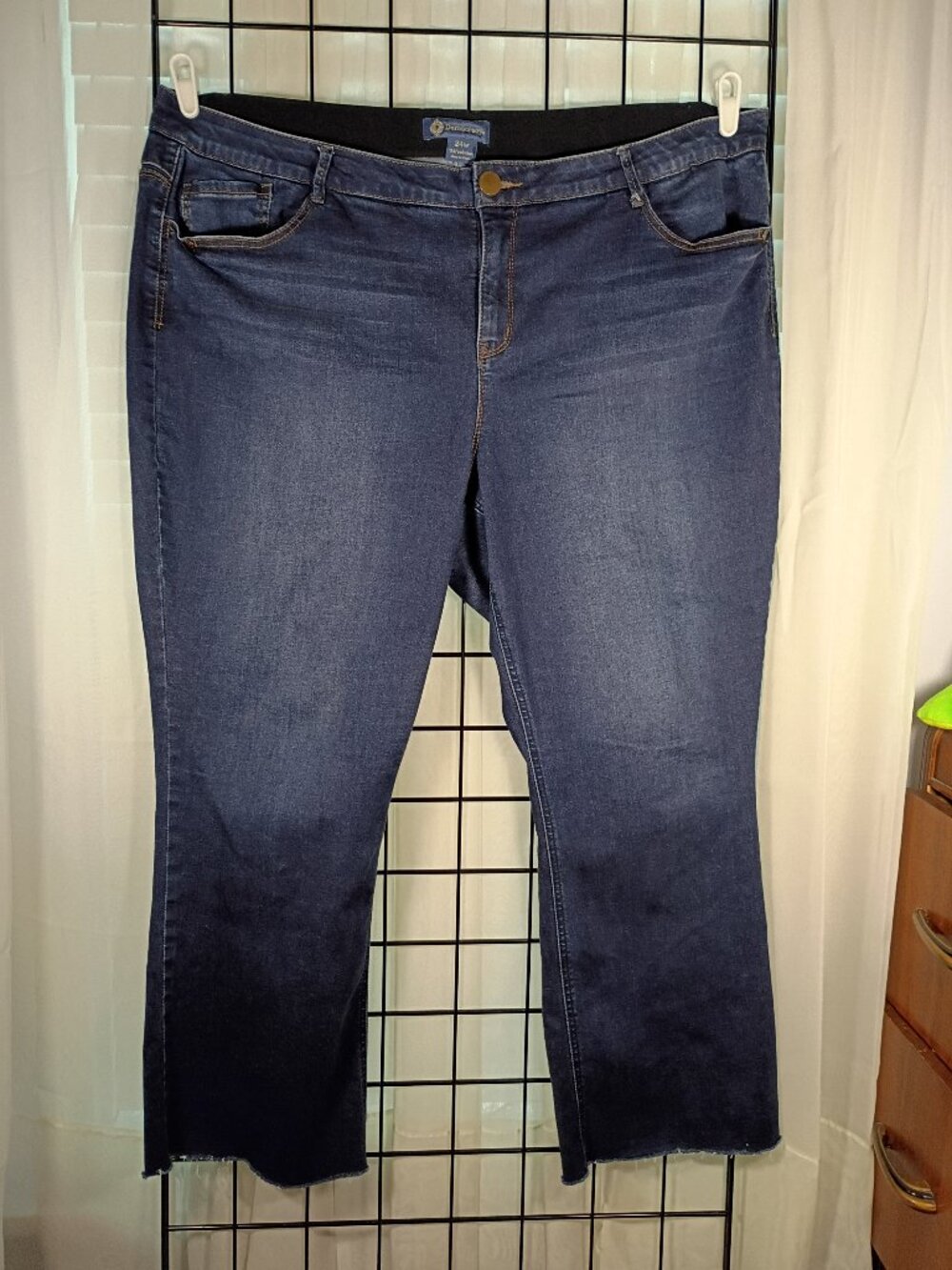 Democracy "Ab Solution" Women’s Straight Leg Stretch Jeans – Size 24W